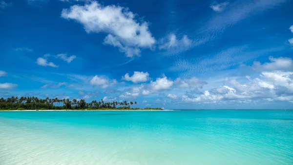 Isla tropical perfecta playa paradisíaca Maldivas — Foto de Stock