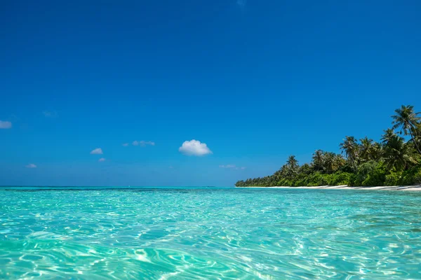 Perfect tropical island paradise beach — Stock Photo, Image