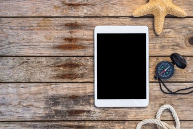 Deniz yıldızı, tadlet ve kabuk - deniz Aralık ahşap arka plan