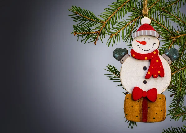 Juguete muñeco de nieve decoración de Navidad. Estilo vintage, fondo blanco —  Fotos de Stock
