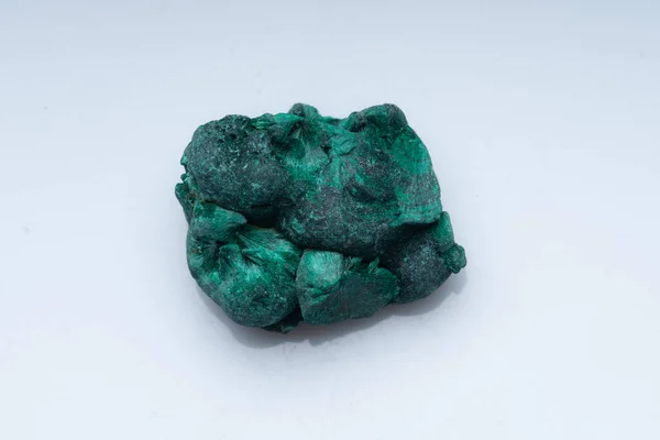 Mineral Verde Malaquita Sobre Fondo Blanco Malaquita Verde Natural — Foto de Stock