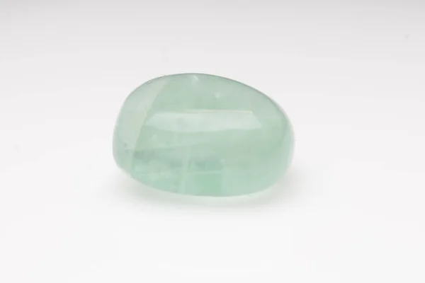 Beyaz arkaplanda doğal florit