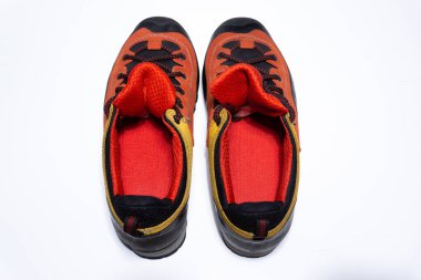 Kadınlar için yürüyüş ayakkabıları. Turizm ve seyahat ayakkabıları