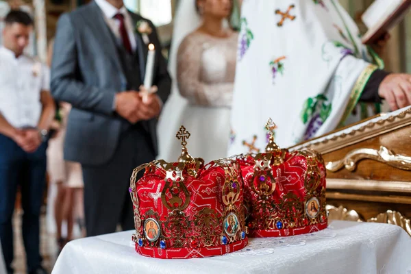 Coroas Casamento Tradicionais Uma Igreja Coroa Casamento Igreja Pronto Para — Fotografia de Stock