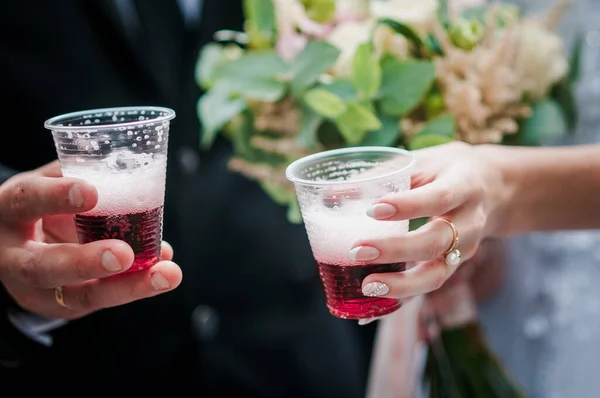 Glasses Red Wine Hands Newlyweds Friends — Stock Photo, Image