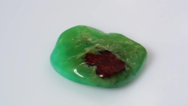 Naturalne Chrysoprase Szorstki Stole Obrotowym — Wideo stockowe