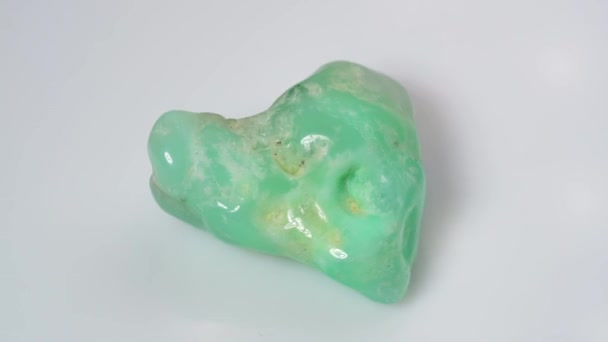 Přírodní Chrysoprase Drsné Točícím Stole — Stock video