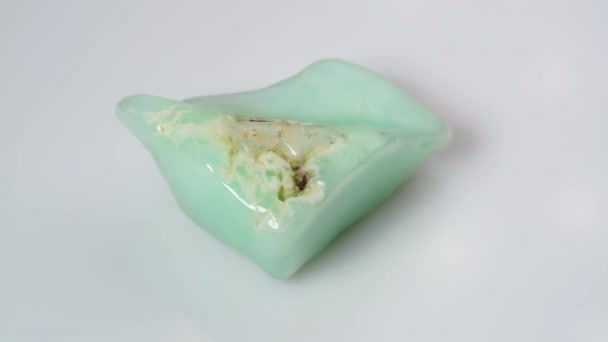 Přírodní Chrysoprase Drsné Točícím Stole — Stock video