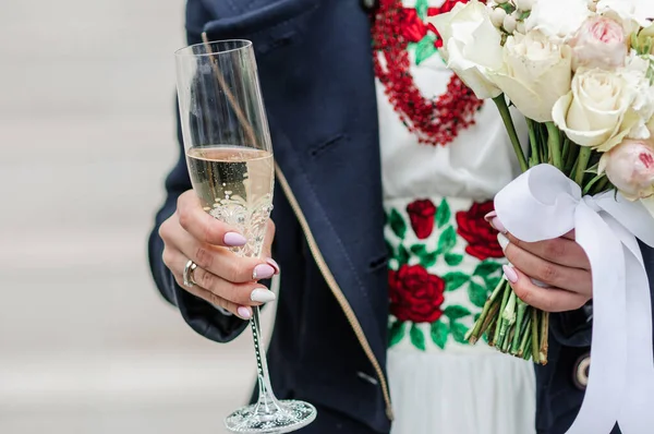 Óculos Com Vinho Espumante Branco — Fotografia de Stock