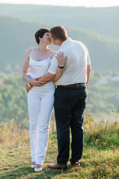 Newlyweds Hug Kiss Background Forest — Stock Photo, Image