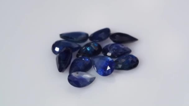 转盘上的天然蓝宝石 — 图库视频影像