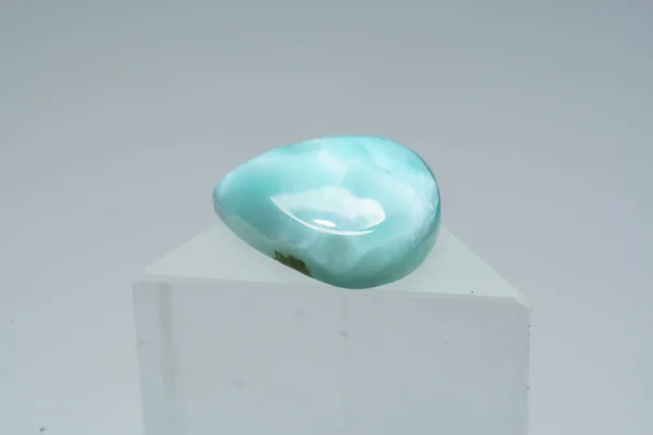 Piatra Naturala Larimar Fundal Alb — Fotografie, imagine de stoc