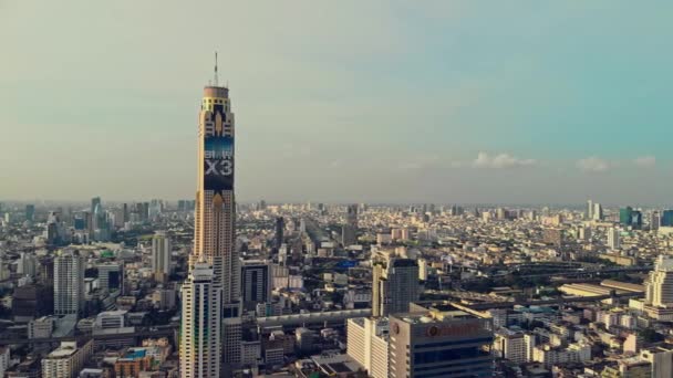 Baiyoke torony légi kilátás Bangkok Thaiföldön. — Stock videók