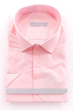 Beyaz arka planda beyaz gömlek