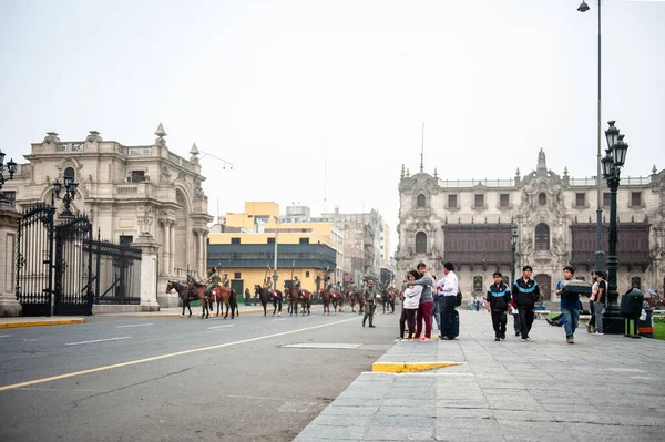 Mudança Guarda Palácio Governo Conhecido Como Casa Pizarro Plaza Armas — Fotografia de Stock