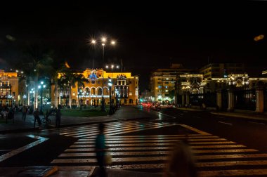 Lima 'daki Lima Katedrali (Plaza de Armas) Lima şehrinin ana meydanı, Peru