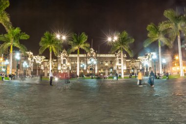 Lima 'daki Lima Katedrali (Plaza de Armas) Lima şehrinin ana meydanı, Peru