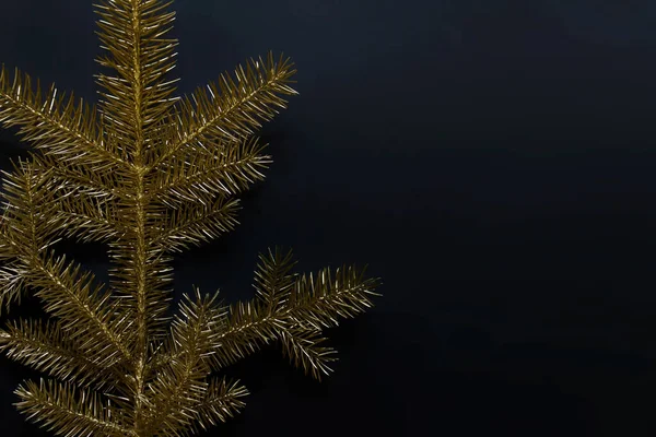 Gouden Kerstboom Kleur Met Metallic Verf Zwarte Achtergrond Foto Met — Stockfoto