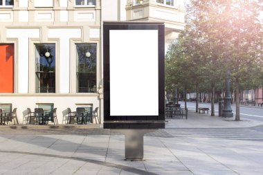 Avrupa şehir merkezinde sokak lambası tabelalarının modelleme şablonu.