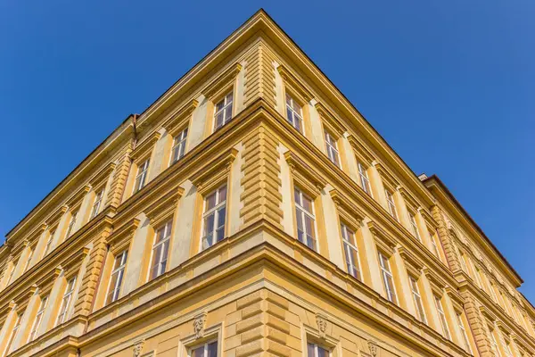 Żółta Fasada Zabytkowego Budynku Litomericach Czechy — Zdjęcie stockowe