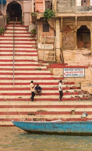 Barco Escalones Históricos Chousati Ghat Varanasi India —  Fotos de Stock