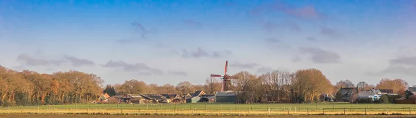 Panorama Moinho Vento Pequena Aldeia Norg Países Baixos — Fotografia de Stock