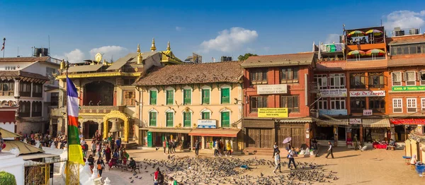 尼泊尔加德满都Boudhanath Stupa五彩斑斓的房屋全景 — 图库照片