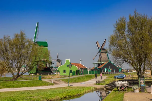 Molinos Viento Casas Madera Pueblo Histórico Zaanse Schans Países Bajos — Foto de Stock