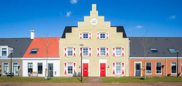 Panorama Une Maison Avec Portes Rouges Volets Blauwestad Pays Bas — Photo