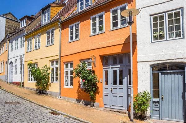 歴史的な都市のカラフルなオレンジの家 Flensburg Germany — ストック写真
