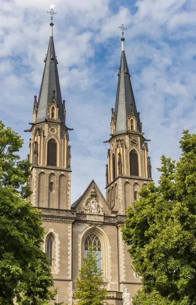 Torres Iglesia Stiftskirche Bonn Alemania —  Fotos de Stock