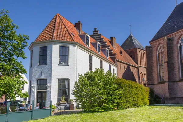 Biały Dom Zabytkowy Kościół Vollenhove Holandia — Zdjęcie stockowe
