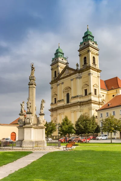 チェコ ヴァルチツェの聖母マリア教会 — ストック写真