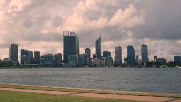 Kocogó Perth Skyline — Stock videók