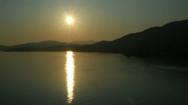 Timelapse konteyner gemisi günbatımı