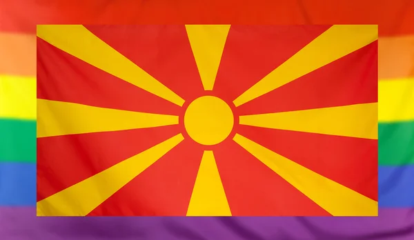 Bandera de Macedonia y bandera del arco iris — Foto de Stock