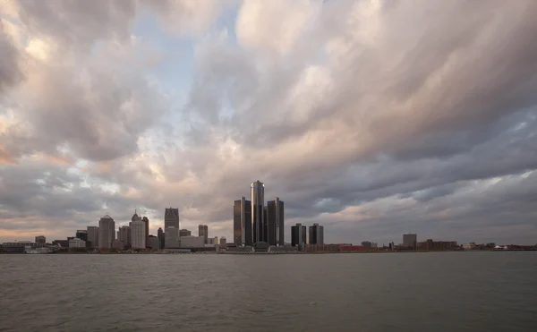 Detroit Skyline zachód słońca — Zdjęcie stockowe