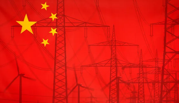 Энергетическая концепция Китай флаг с силовым полюсом — стоковое фото