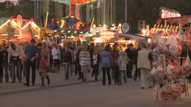 Oktoberfest paisaje nocturno — Vídeo de stock