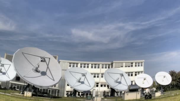 Time lapse satellite dishes — Stock Video