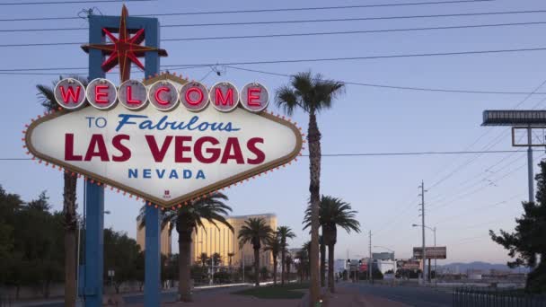 Welcome to Las Vegas Sign at dawn — Stock Video