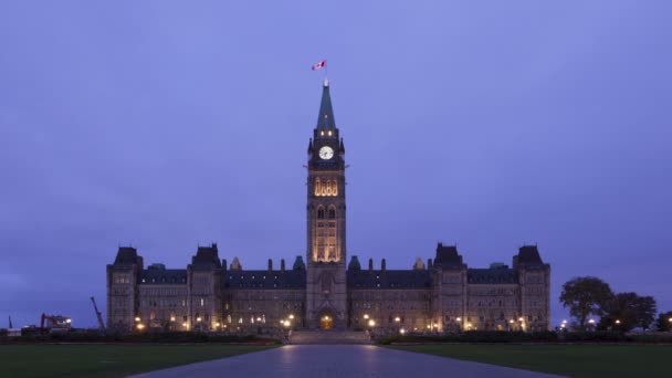 Parlement van Canada bij zonsopgang — Stockvideo