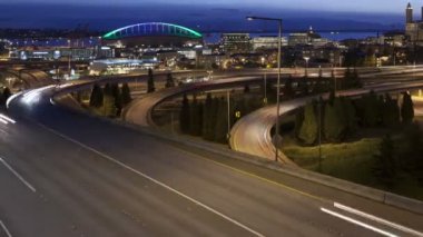 Seattle manzarası önünde karayolu üzerinde Rating