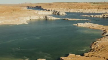 Lake Powell üzerinde tekne