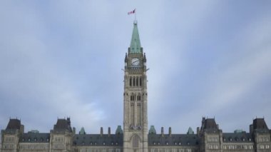 Parlamento tepe Binası