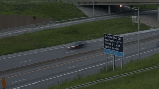 Kansas City trafik — Stockvideo