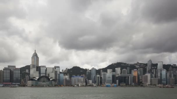 Hong Kong Skyline con nuvole scure — Video Stock