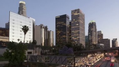 Trafik lambası yollar ile Los Angeles