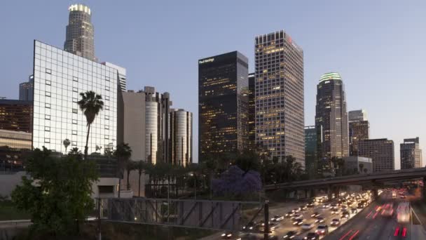 Trafik lambası yollar ile Los Angeles — Stok video