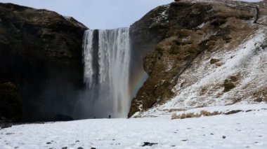 Skogafoss şelale kış